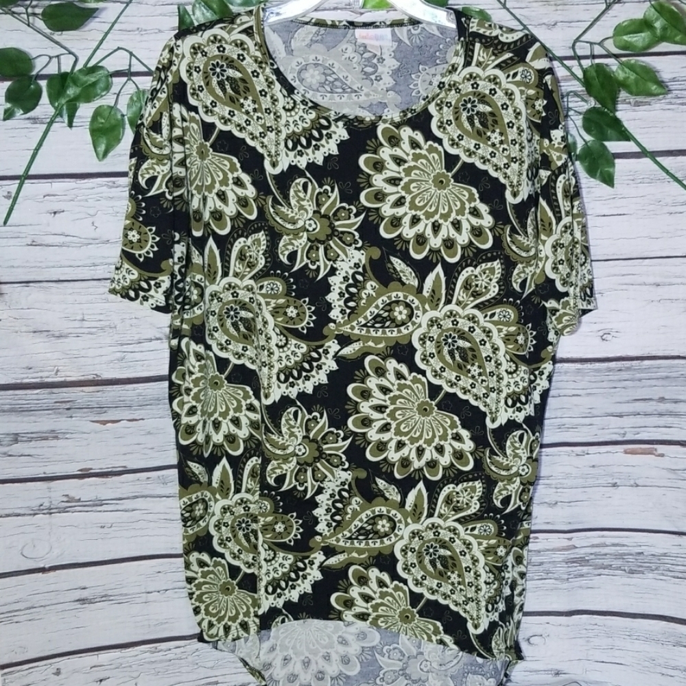 LuLaRoe scoop neck Simply Comfortable tee shirt